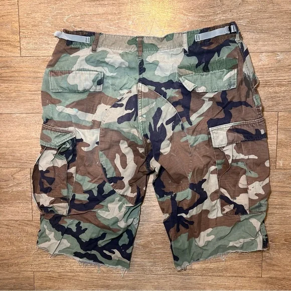 Camouflage Cargo Men Shorts size large - Picture 2 of 3